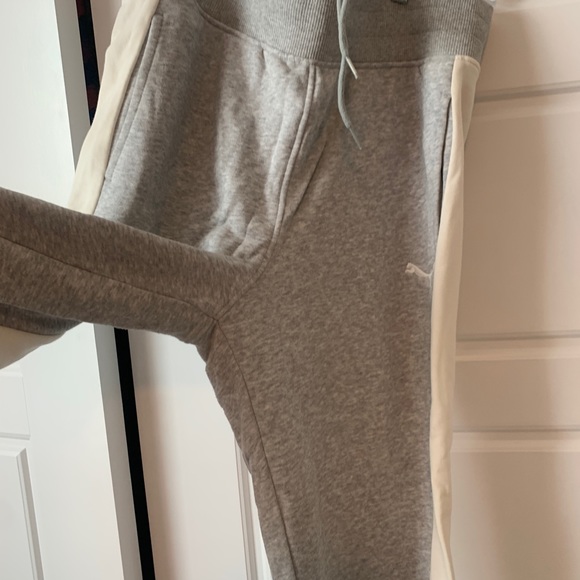 Puma grey and cream striped joggers, size Large - Picture 7 of 11